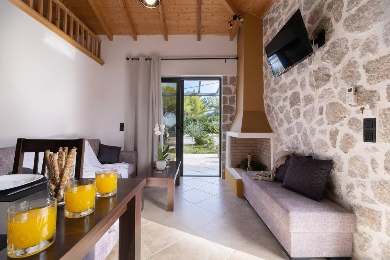 Villa On The Sea Agia Marina  Exterior foto