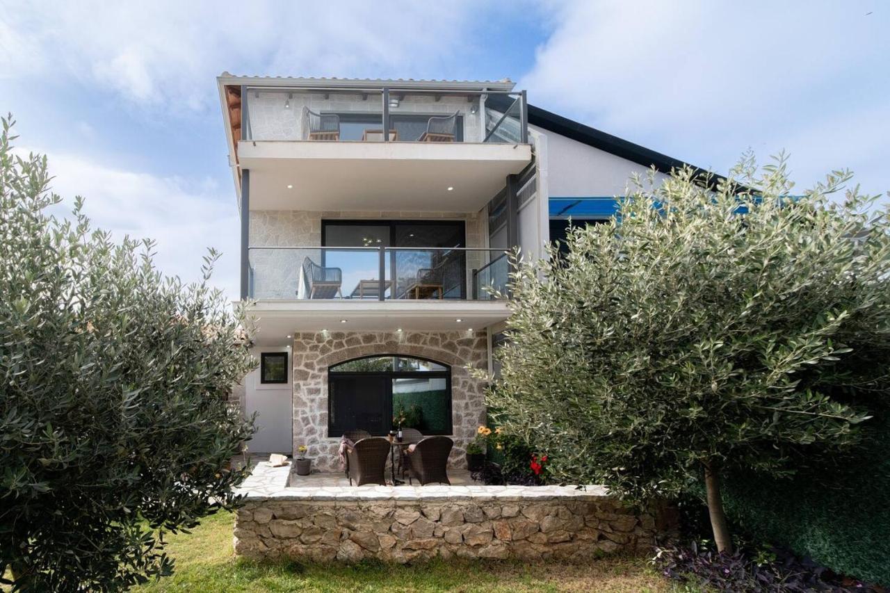 Villa On The Sea Agia Marina  Exterior foto