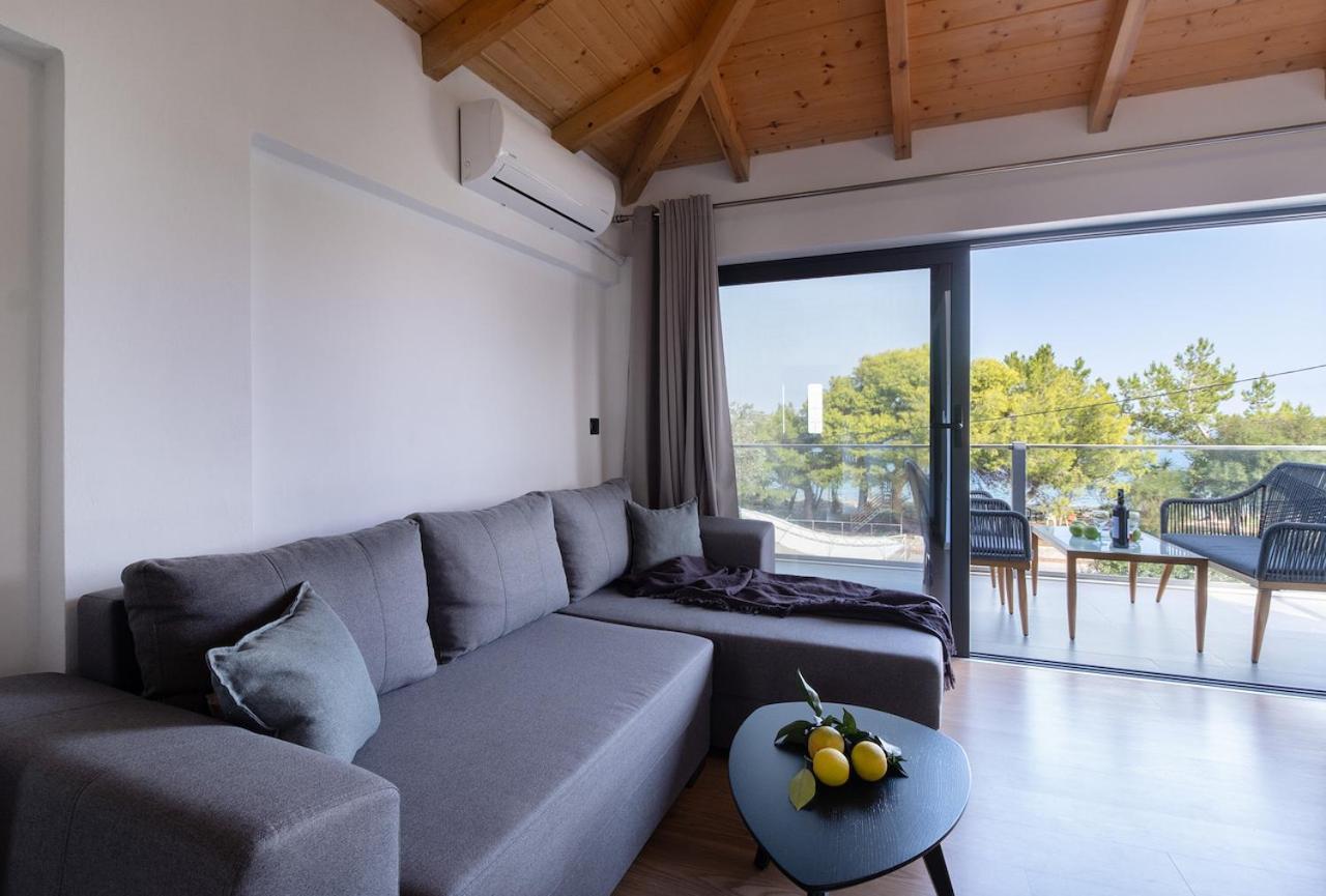 Villa On The Sea Agia Marina  Exterior foto
